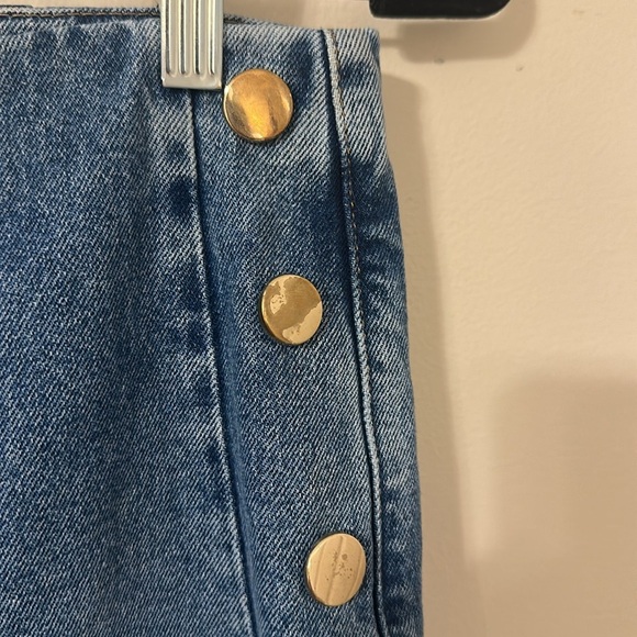 Zara Women’s Wide Leg Cropped Denim Jeans with Gold Buttons Size 8 Chic Modern - Picture 8 of 12